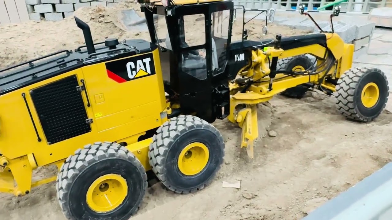 Rc CAT 14 M MOTOR GRADER 1:14