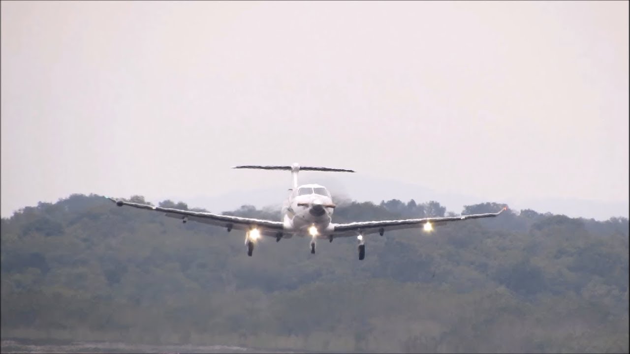 Decolagem em Joinville - (Pilatus PC-12NG / 47E) - (PP-BCW) 19/09/2017