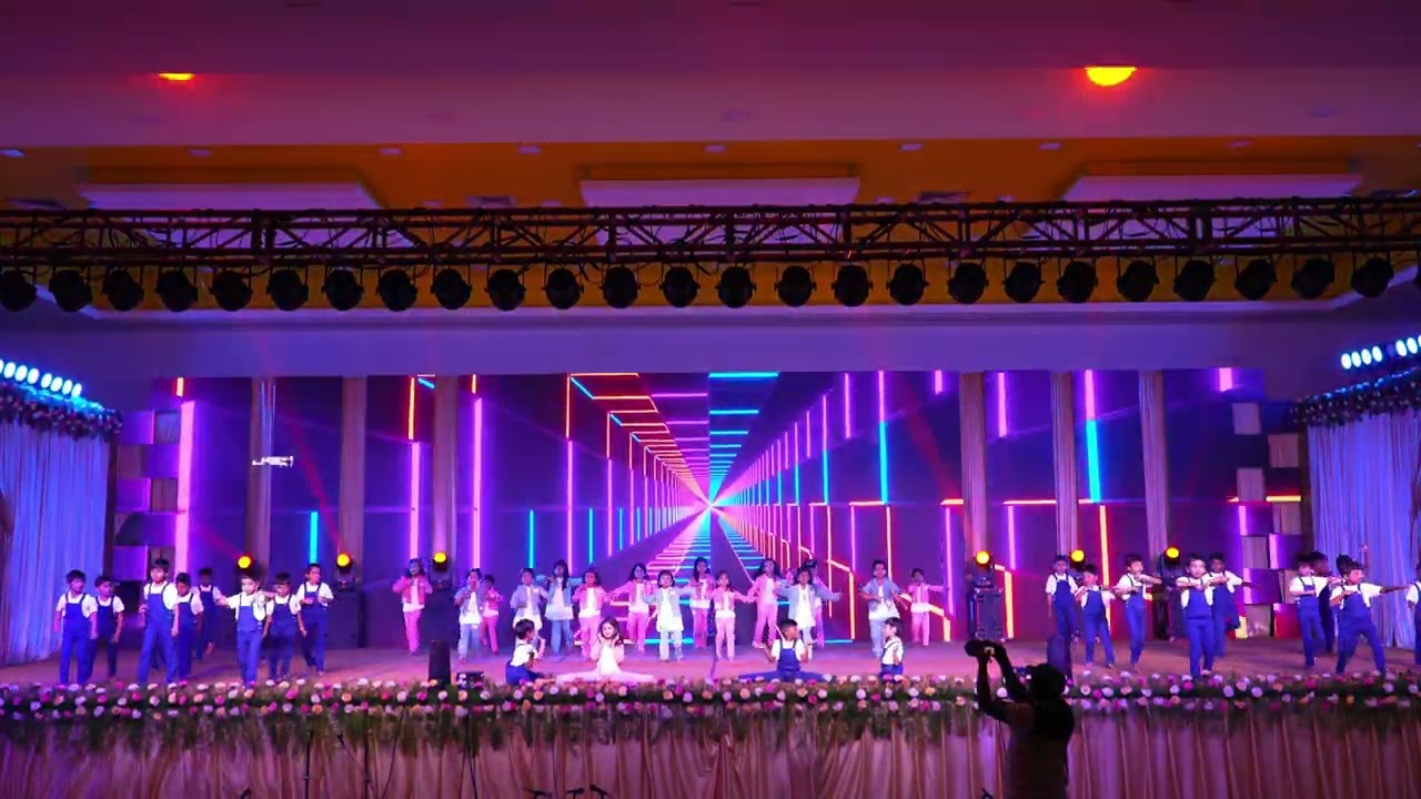 Delightful Synchrony: 1st Graders Dance to 'Toca, Toca' | Annual Day 2024 | Vidhya Peetham i-School