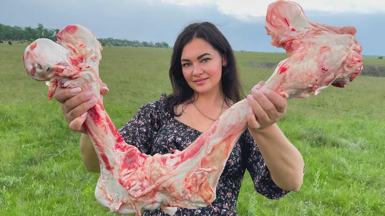 Sopa de médula ósea con costillitas tiernas que no podrás resistir