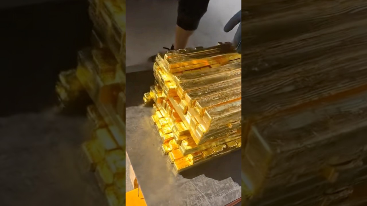 👆😱This is the process of making a gold bullion bar. #goldfactory #gold