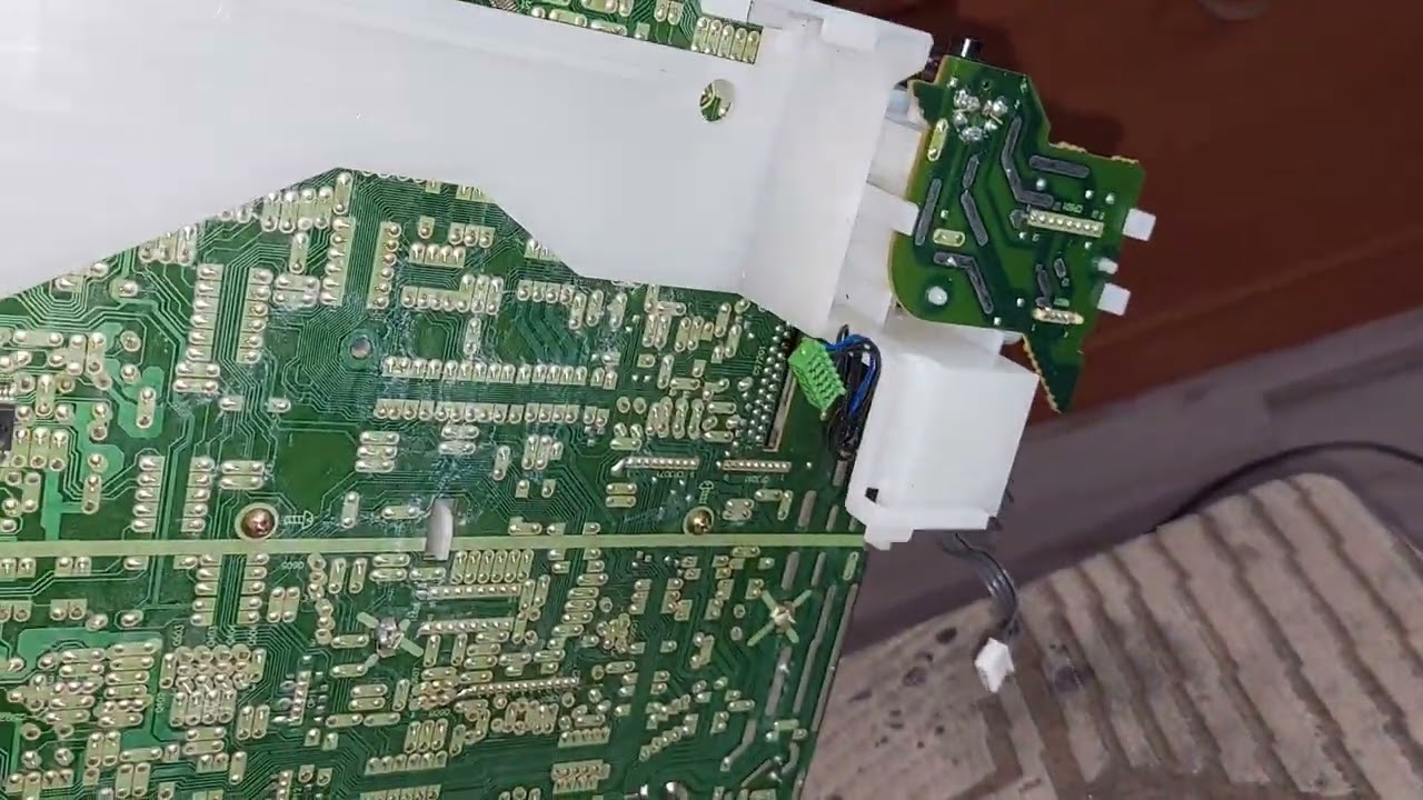 Panasonic DT505 czyli jak powinien wyglądać radiomagnetofon lat 90