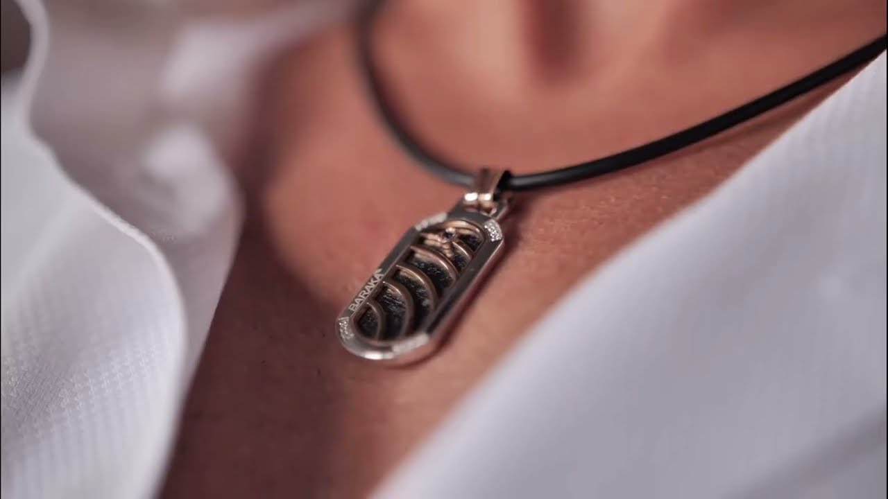 Colgante de lujo para hombre de oro con zafiro y meteorito Baraka