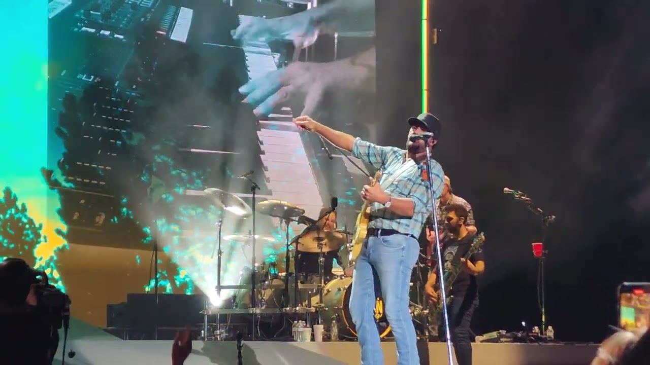 Luke Bryan   Huntin', Fishin' and Lovin' Every Day