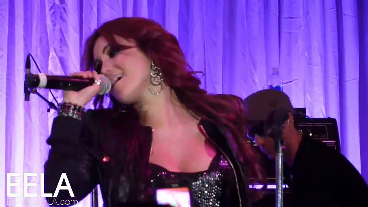 Dulce María - Luna (En Vivo)