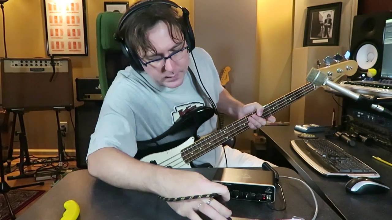Behringer U-Phoria UMC22 Unboxing, Review, and Sample Project - YHRS