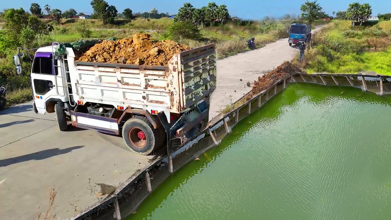 New Landfill work Site Formed!! Using expert Dozer Pushing & Dump Truck 5Ton Unload in Sink Land!! 