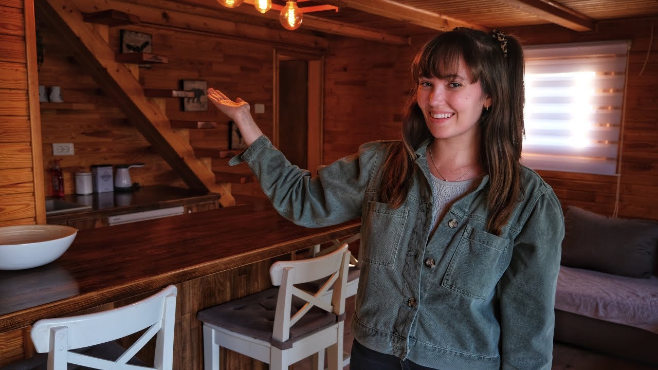LIVING IN A HOUSE BOAT IN SERBIA (Full tour)