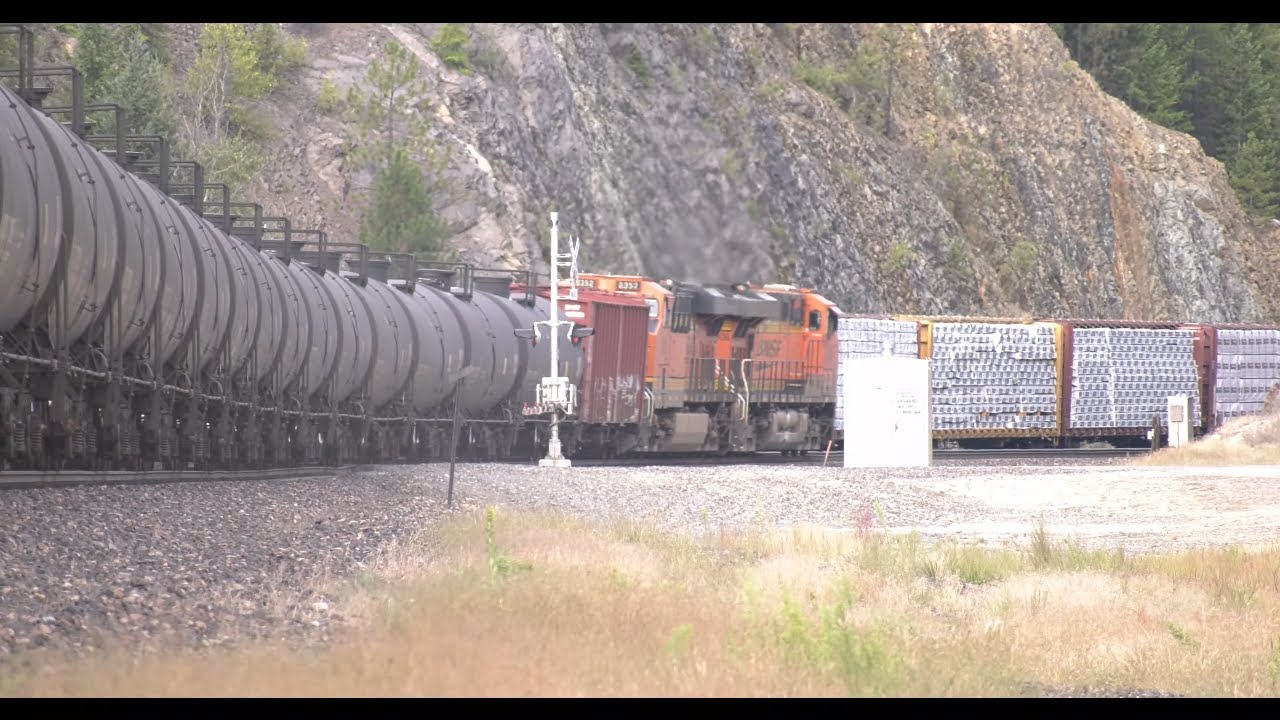 *4K*  Manifest Meets a Z and an Oil Train @ Fisher River