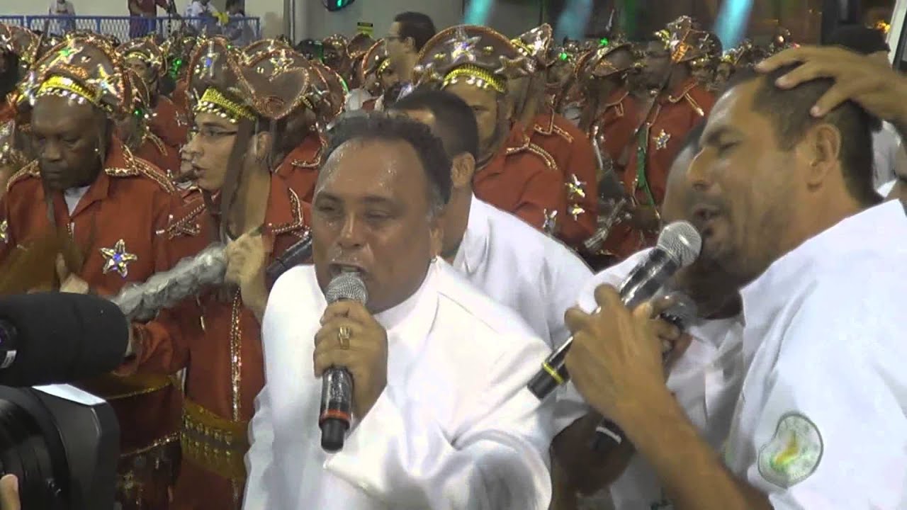 Acadêmicos de Santa Cruz com Paulinho Mocidade - início de desfile