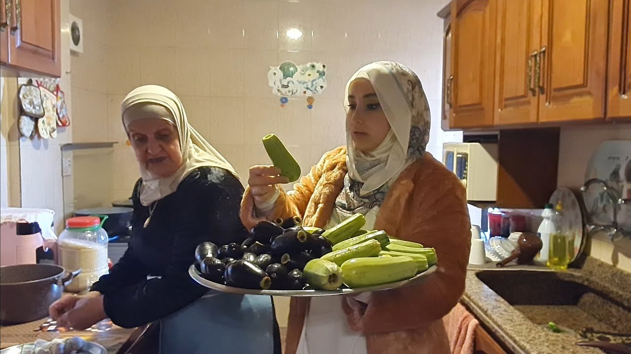 بامية و رز أطيب أكلة بهل بردات مع حماتي 😃🥰