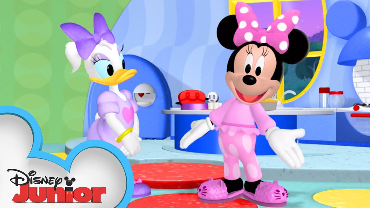 Minnie Has a Pajama Party 🎉 | Mickey Mornings | Mickey Mouse Clubhouse | @disneyjr