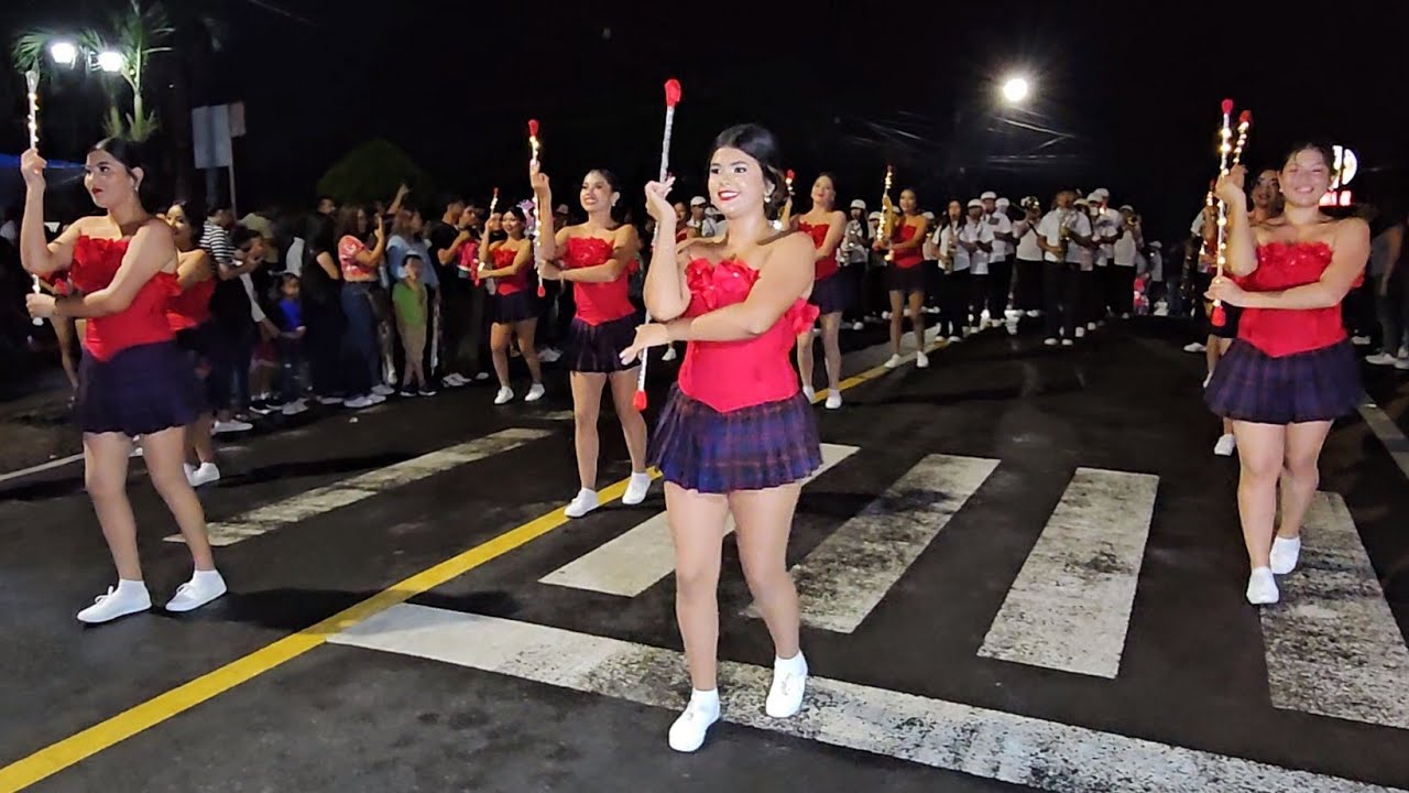 LOURDES LATIN BAND 🏮 Brillante presentación en Festival de Farolitos Ahuachapán 2025 🎊