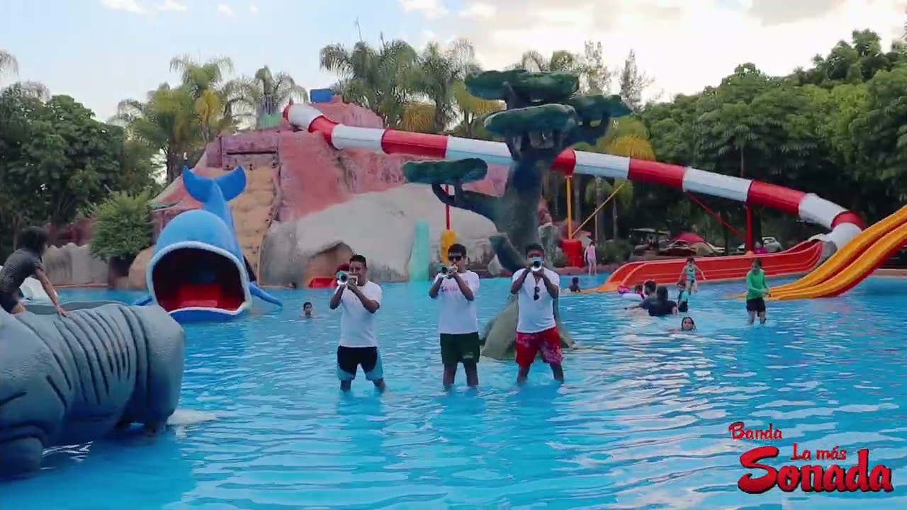 BANDA LA MAS SONADA DE MICHOACAN ( EL VERANO ) D.A.R