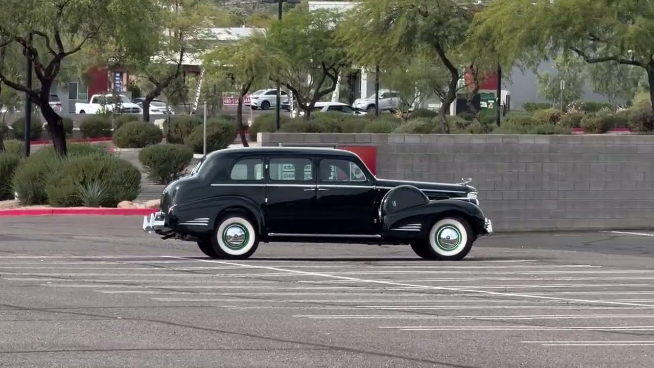 1940 Cadillac V 16 Imperial Sedan Model 9033 Full Overview and Walkthrough