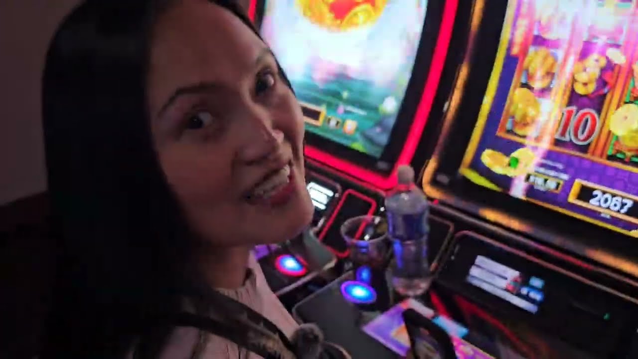INSANE BIG BONUS ON $0.88 BET!!! #slot #casino #slotscasinogames 