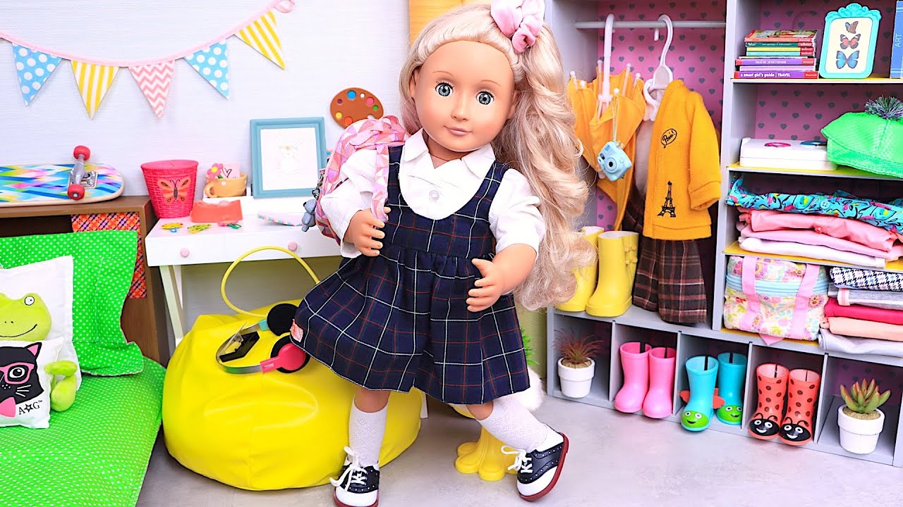 Doll after school routine with coloring homework! Play Dolls