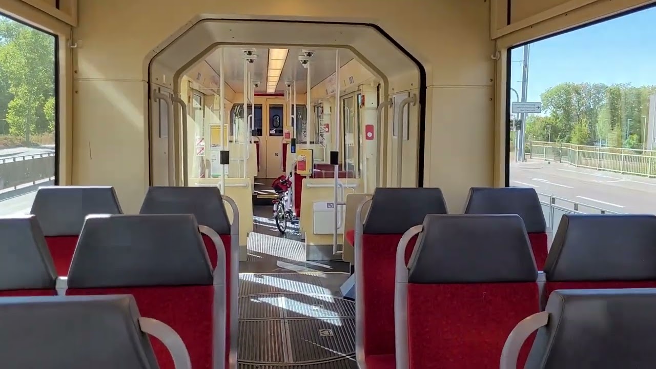 Albtal-Verkehrs-Gesellschaft (AVG): inside GT8-100D/2S-M EMU nr. 882
