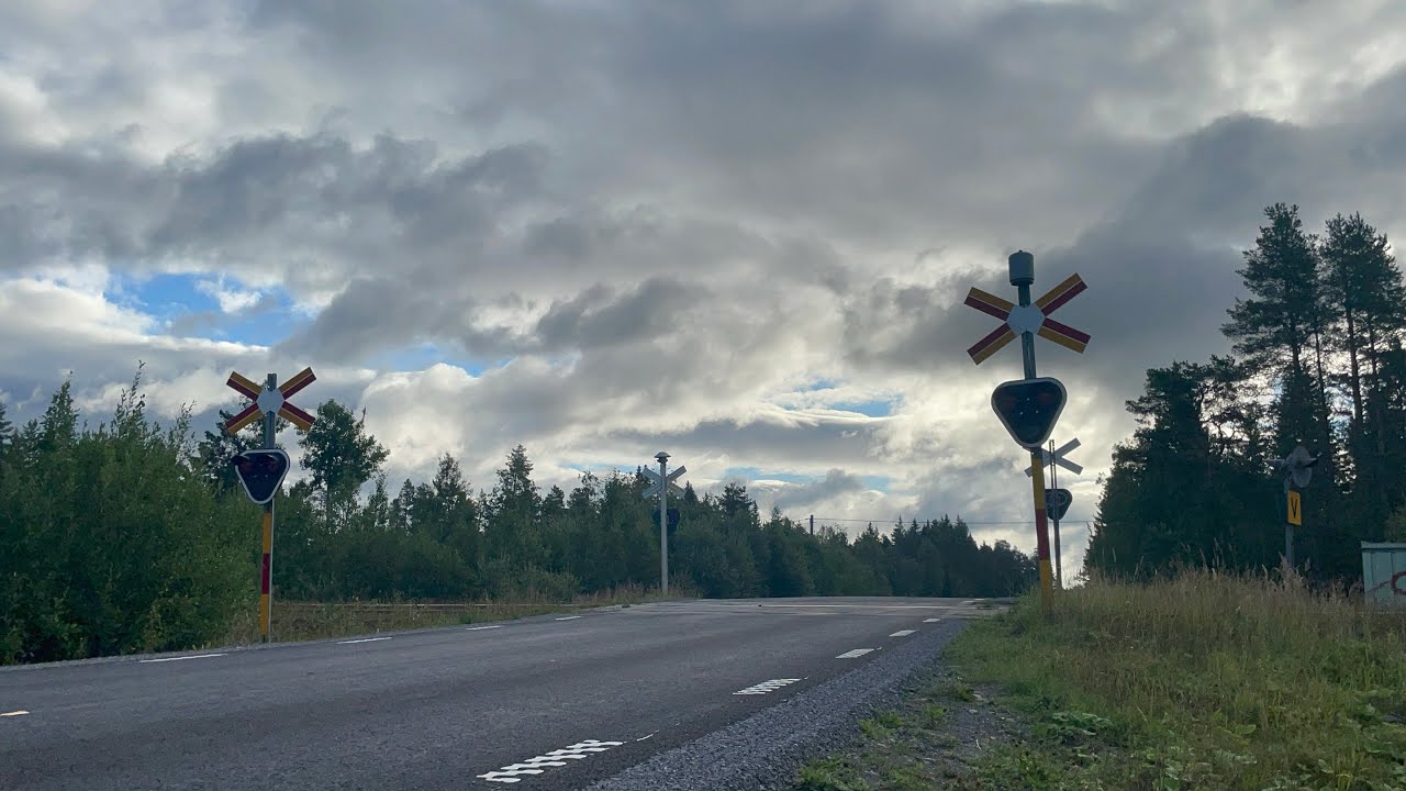 Järnvägsövergång Lit // Railroad crossing