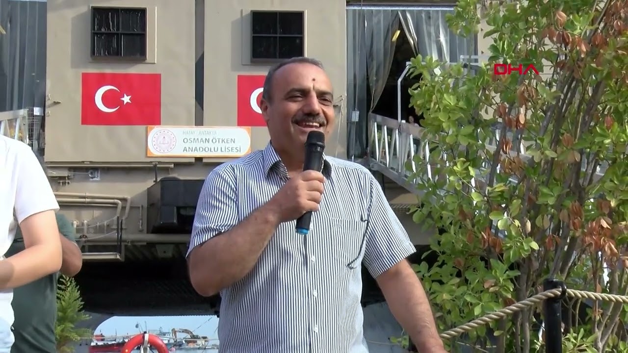 Liseye dönüştürülen Rauf Bey Gemisi’nde ilk ders zili çaldı