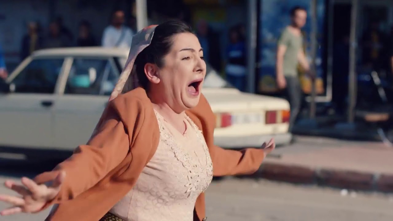 Komedi D&uuml;nyasının Vazge&ccedil;ilmezi ZEYNEP KANKONDE