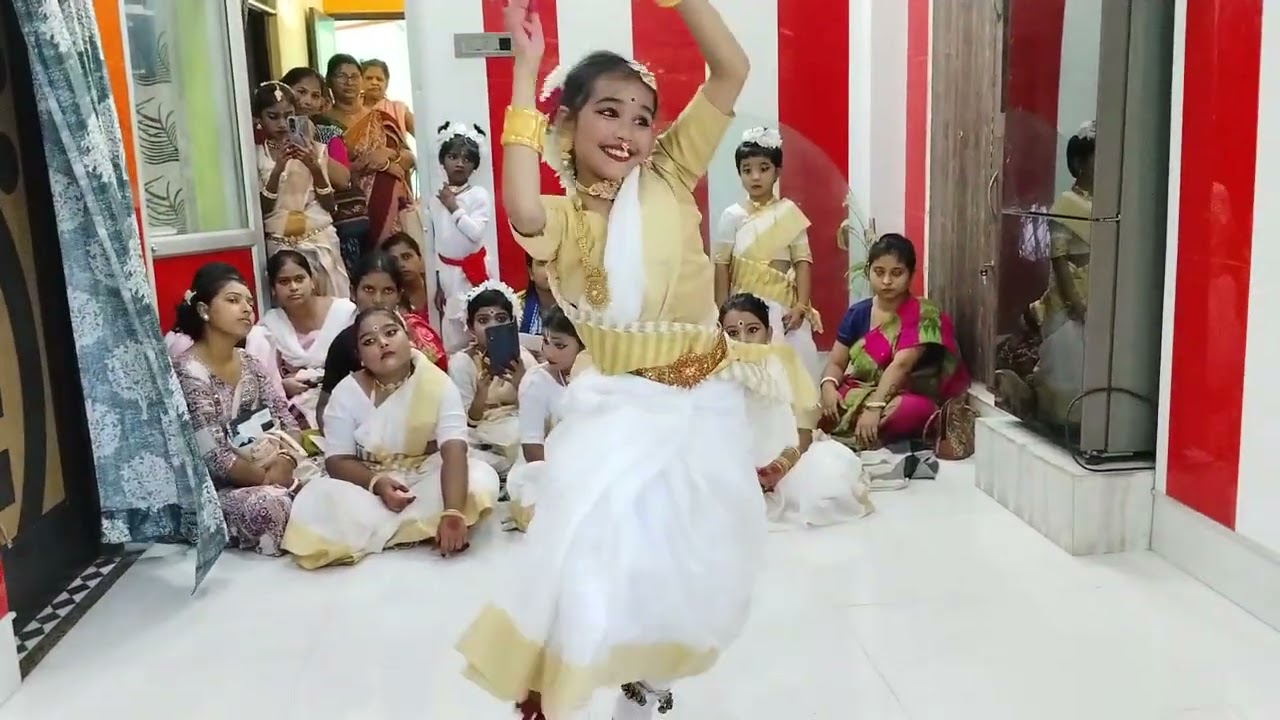 মন মোর মেঘের সঙ্গী: গোপালপুর নৃত্যের ছন্দের বাৎসরিক পরিক্ষা। 