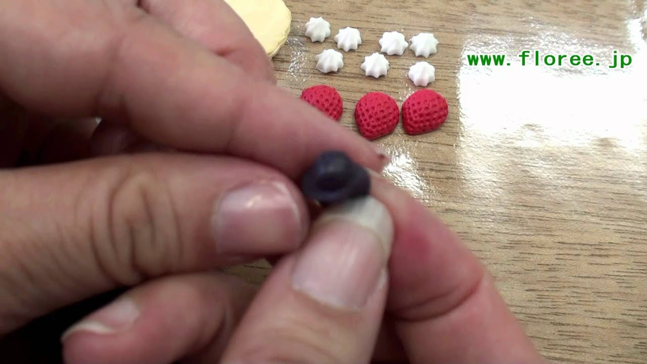 粘土型を使って苺タルトの作り方！ミニスイーツデコ入門編♪ ♪