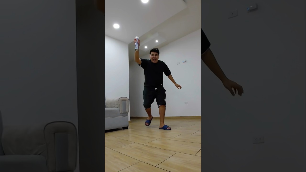 UNA CUCARACHA QUE VUELA🪳