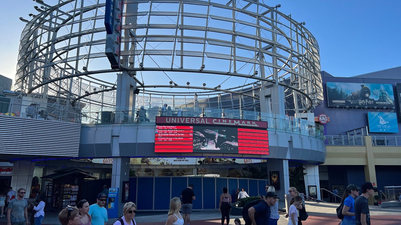 Tour of the Universal CityWalk Cinemark Theater | Watching Fantastic Beasts Secrets of Dumbledore