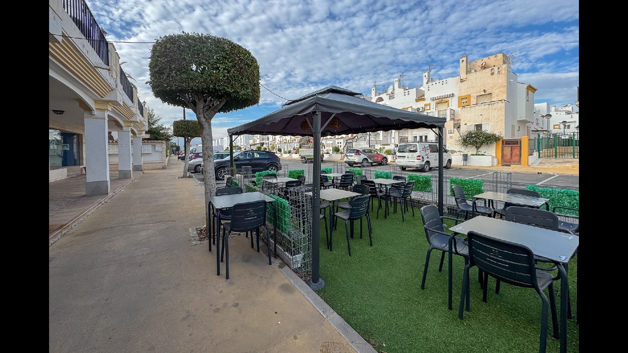 Bar with Kitchen and Terrace in Vera Playa, Fully Equipped | Price: 135.000€ @RMBSpainProperty