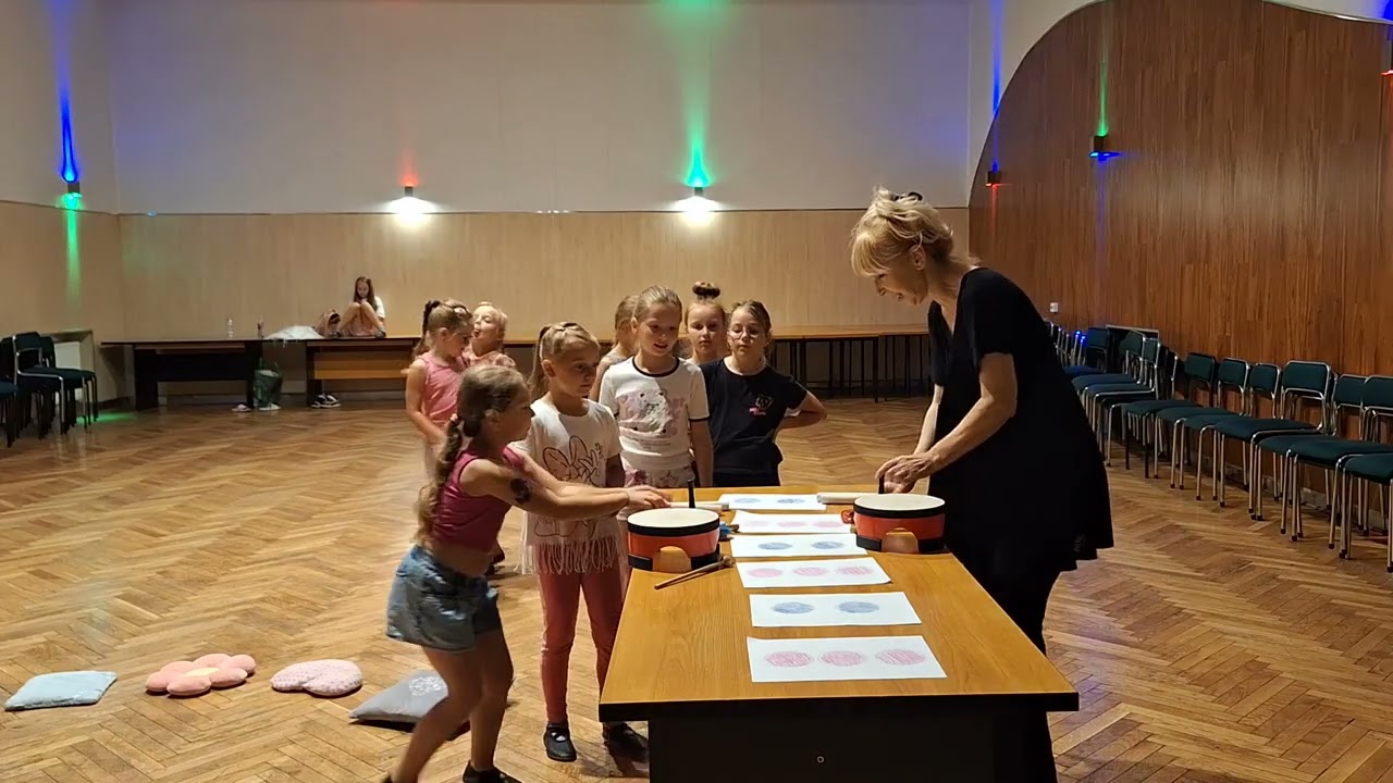 Zabawa muzyczna dla dzieci z instrumentami 