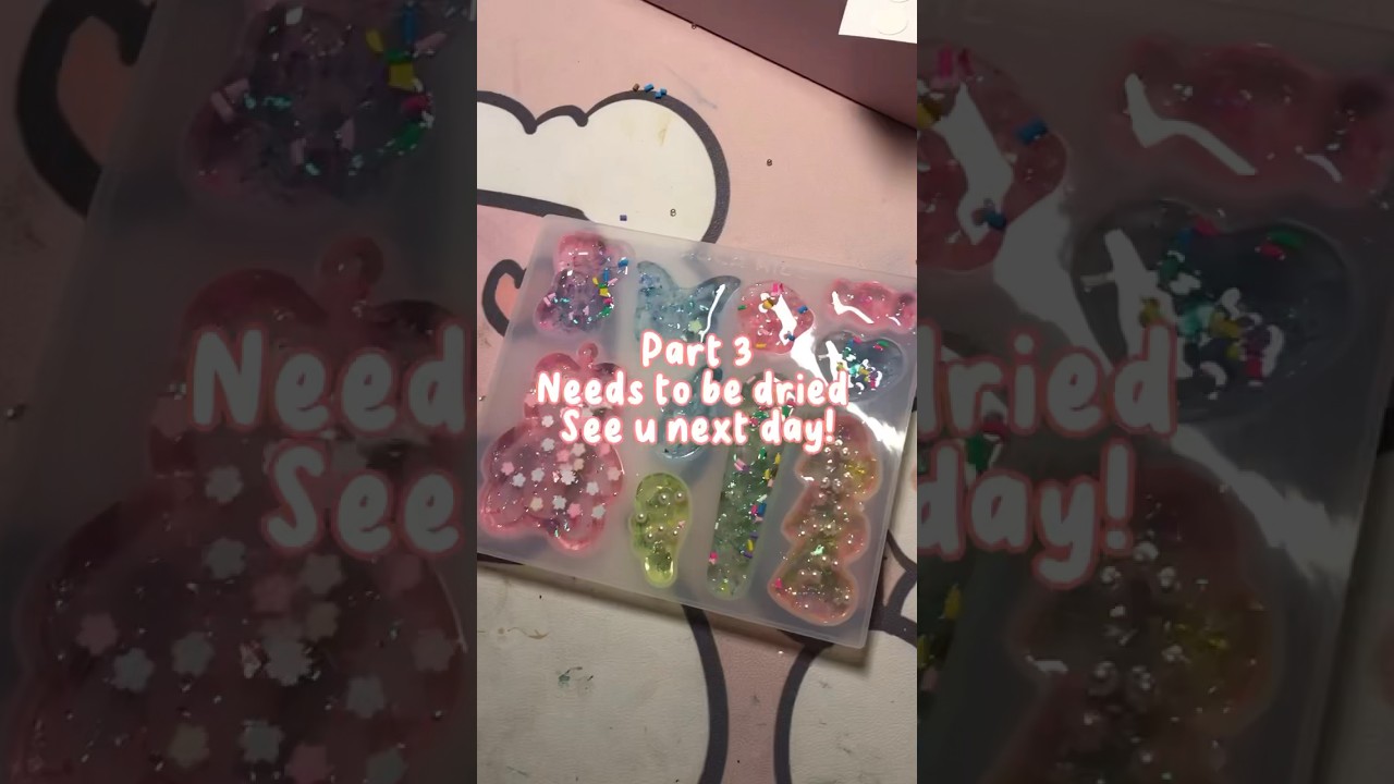 Part two &bull; making diy glitter charms (｡&igrave; _ &iacute;｡) #satisfying #aesthetic #cute #glitter #charms #shorts