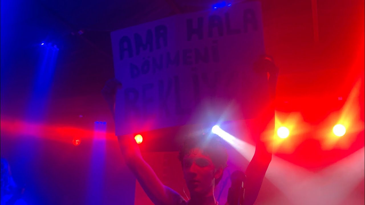 Mavi-Ama Hala(Konser Kaydı)