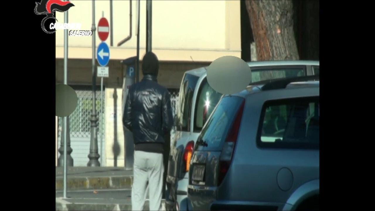 Salerno, estorsioni ad automobilisti: arrestati 32 parcheggiatori abusivi