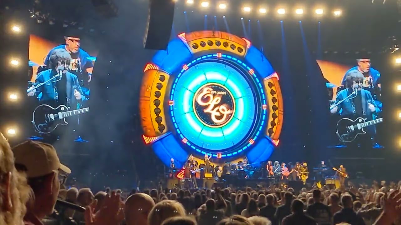 Jeff Lynne's ELO / Full Concert / The Over And Out Tour / American Airlines Center / Dallas, TX USA