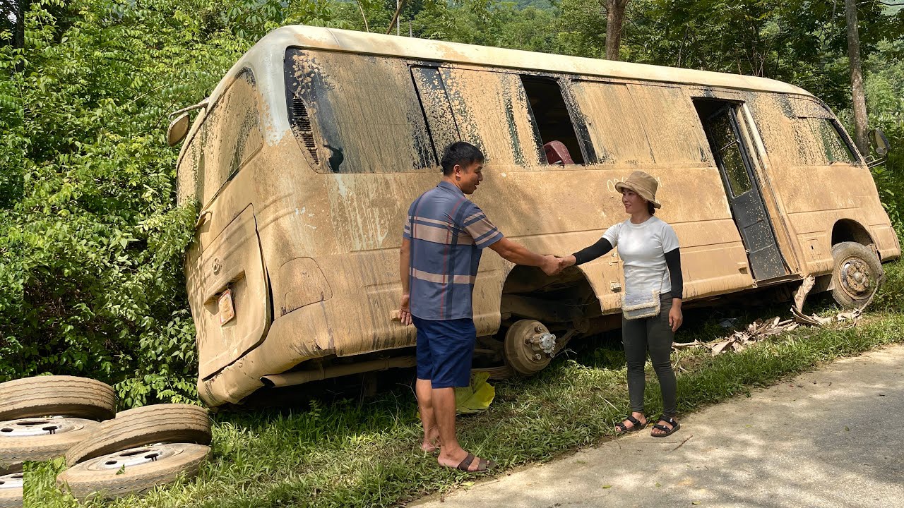 female genius challenge; rusty old cars left on the side of the road hyundai 29 seater