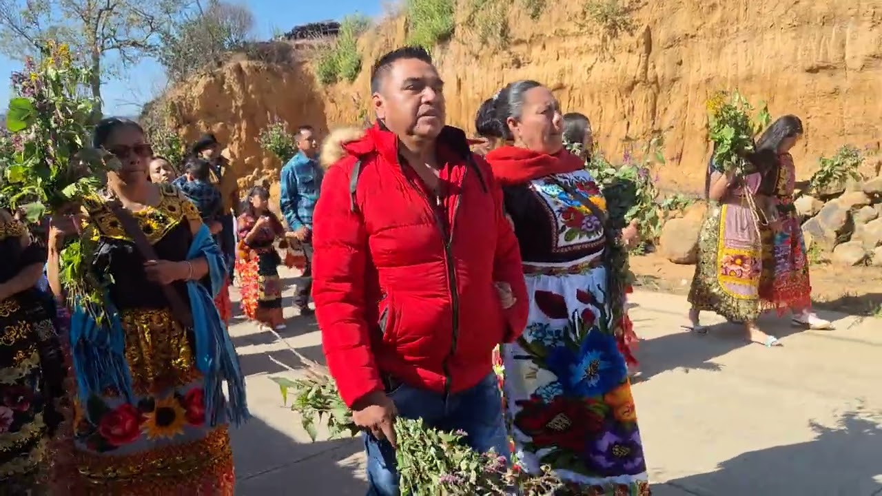ASI VAN POR LOS PARIENTES DE LA NOVIA. POR PARTE DEL PADRINO DE LAZO. ADAIR FIGUEROA 