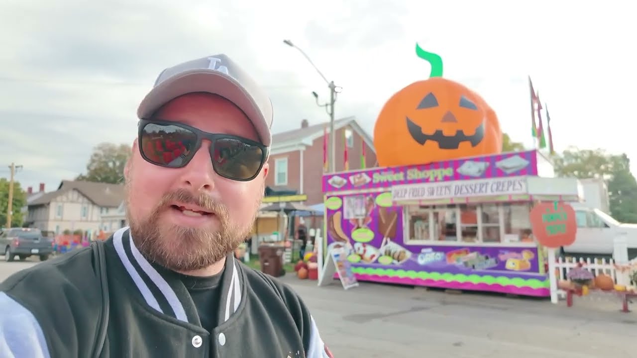 Тыквенная выставка Circleville 2025! Вкусные угощения, жуткие торговцы и многое другое!