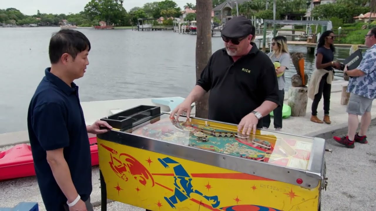 Pawn Stars Do America: Unique Star Trek Pinball Machine