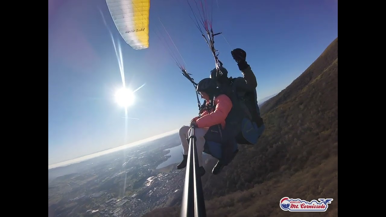 Romina in volo in parapendio tandem al Cornizzolo 19/12/2023