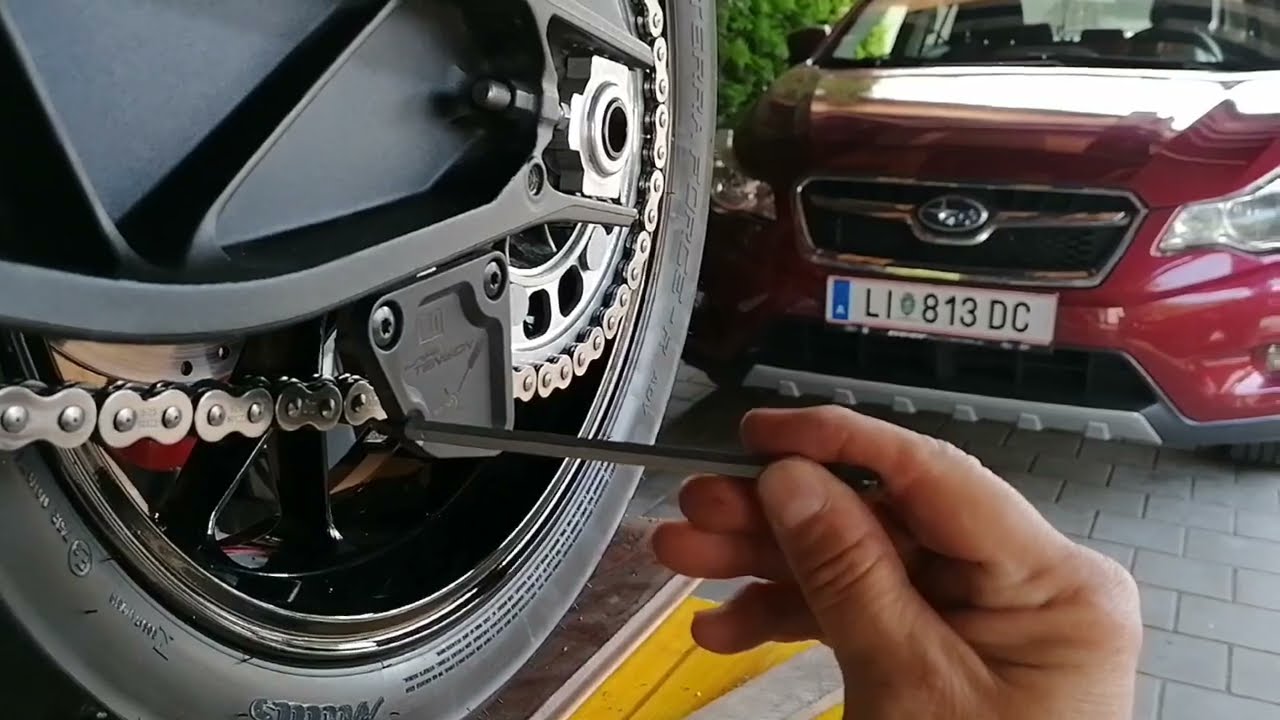KTM ADV Hinterrad aus- und einbauen