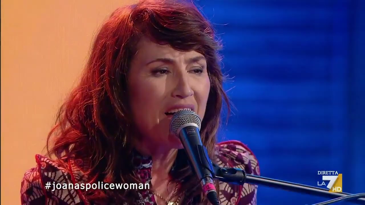 Joan As The Police Woman sul palco di Propaganda Live
