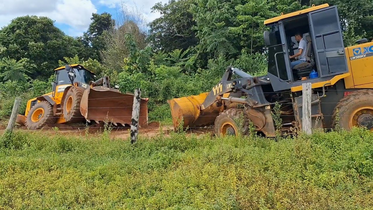 XCMG LW300KV  NO RESGATE DA JCB 426ZX QUE ESTAVA ATOLADA