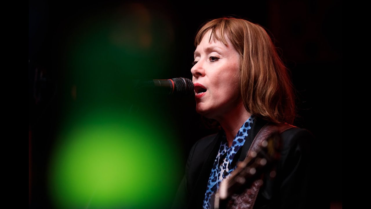 Suzanne Vega | Marlene on the Wall (Live at Clubhouse Austin)