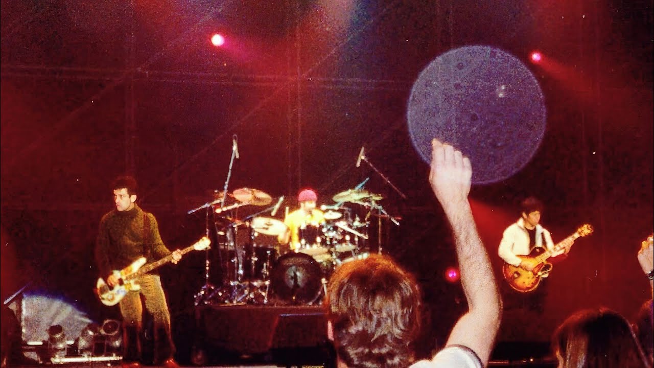 Los Prisioneros - Feria Lima Outlet del Jockey Club, Lima, Perú (19 de Julio, 2002) [1080p60 NTSC]