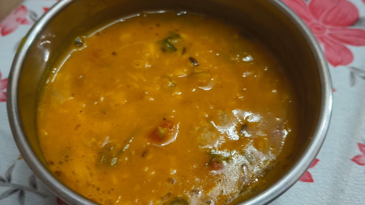 चना दाल उबली नरम-नरम,जीरा तड़का खुशबू हरदम।