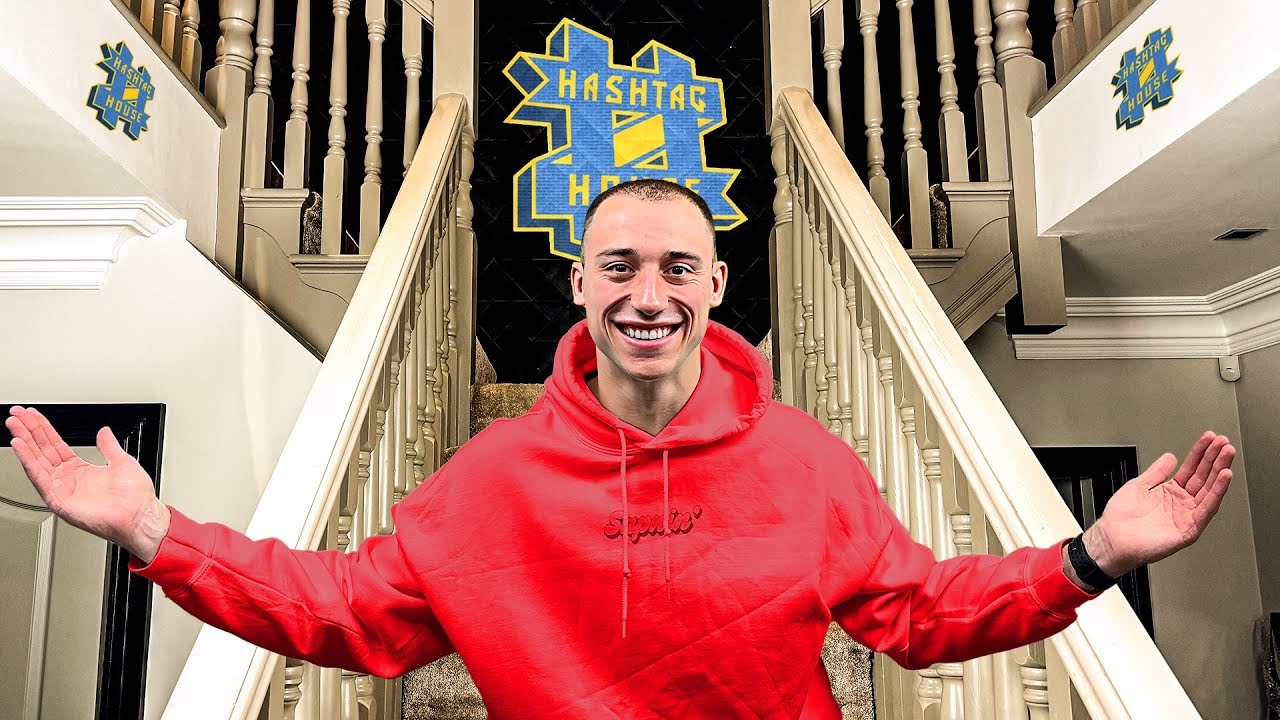 A Day In My Life In The Hashtag House