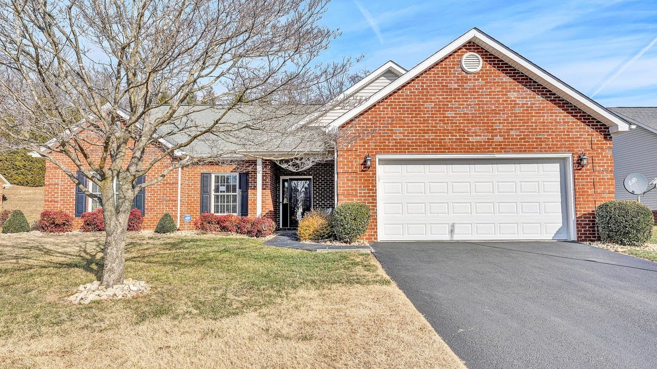 3507 Pinnacle Ridge Rd NE, Roanoke, VA