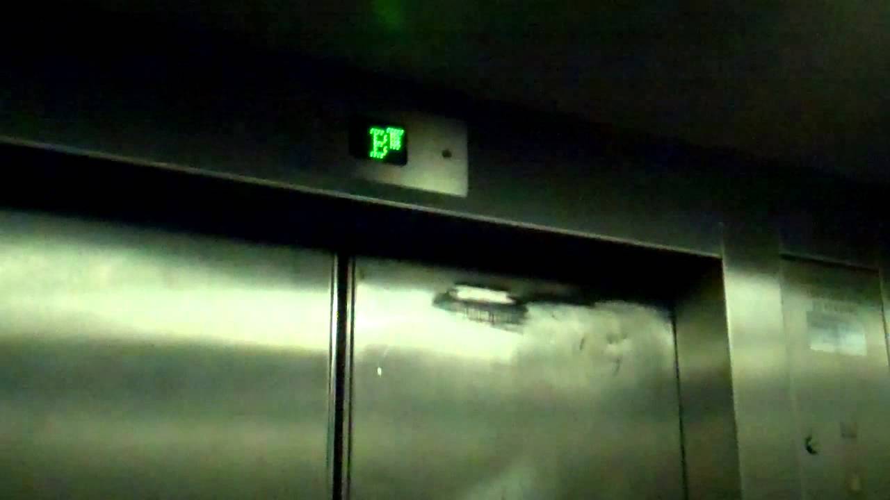 Express Lift @ Ankerside Shopping Mall in Tamworth