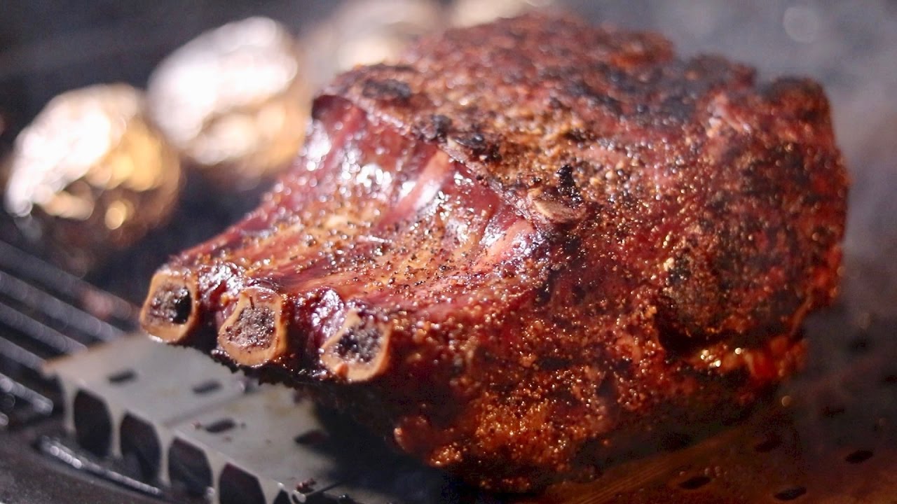 Weber Summit Charcoal Grill Smoked Prime Rib | How to reverse sear BBQ standing roast grillgrates